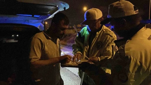 Konya’da polislerden 50 kilometre kaçan alkollü sürücü: &quot;Gören duyan olmasın, rezil olmayalım&quot;
