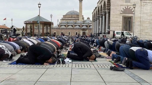Konya’da Ramazan ayının son Cuma namazı kılındı
