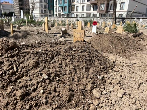 Konya’da yangında hayatını kaybeden çocuklara veda
