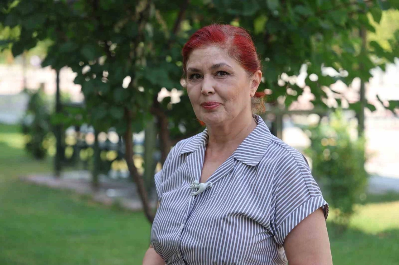 Uzmanlar Yaz Sıcağında Uyarıyor: &quot;Daha Az Hastalanmak İçin Bu Gıdalara Dikkat!&quot;