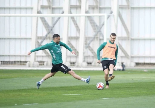 Konyaspor, Corendon Alanyaspor ma&ccedil;ı hazırlıklarını s&uuml;rd&uuml;rd&uuml;
