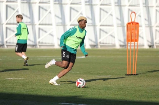 Konyaspor, Galatasaray ma&ccedil;ı hazırlıklarını s&uuml;rd&uuml;r&uuml;yor
