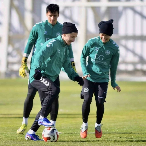Konyaspor, Kasımpaşa ma&ccedil;ı hazırlıklarını tamamladı
