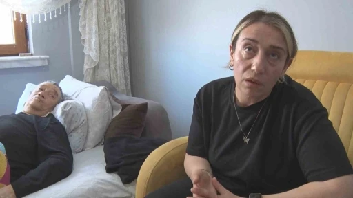 K&ouml;pek s&uuml;r&uuml;s&uuml;n&uuml;n saldırısında ağır yaralanan yaşlı kadın: "Kolumu, elimi, başımı ve bacağımı par&ccedil;aladılar"
