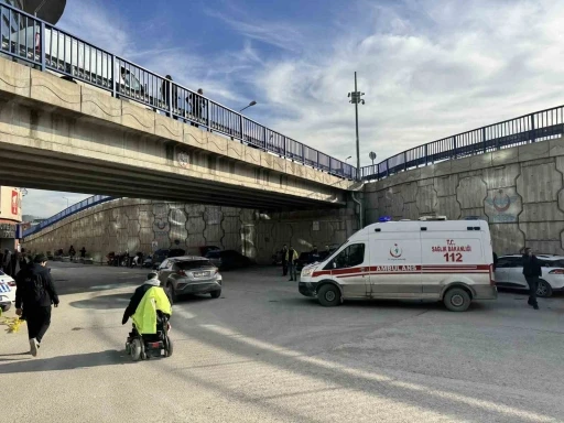 K&ouml;pr&uuml;de can pazarı: Tutunamayınca yere d&uuml;şt&uuml;

