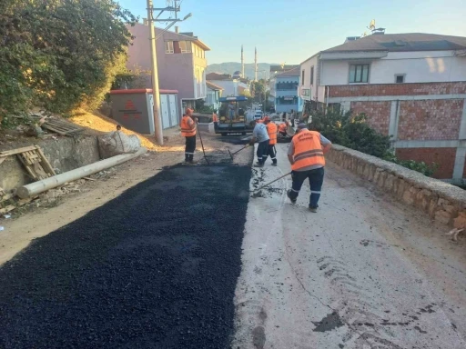 Körfez’de 2 mahalleye 210 ton sıcak asfalt
