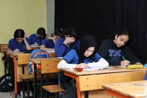 K&ouml;rfez&rsquo;de 4 bin 777 &ouml;ğrenciye &uuml;cretsiz deneme sınavı desteği
