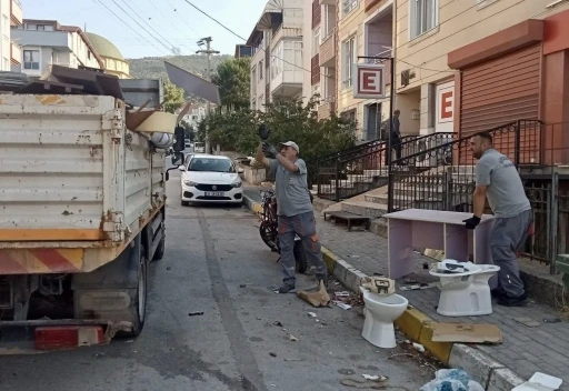 Körfez’de hacimli atıklar düzenli toplanıyor
