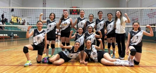 K&ouml;rfez Gen&ccedil;lerbirliği midi kızları namağlup şampiyon oldu
