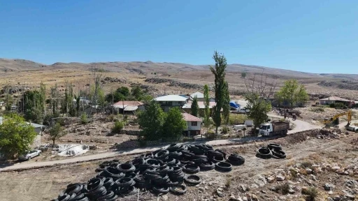 Korkuteli Manay’da içme suyu hattı yenileniyor
