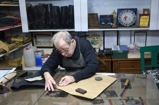 K&ouml;r&uuml;kl&uuml; &ccedil;izme ustası Karpuzcu&rsquo;ya "2025 Yaşayan İnsan Hazinesi" &ouml;d&uuml;l&uuml;
