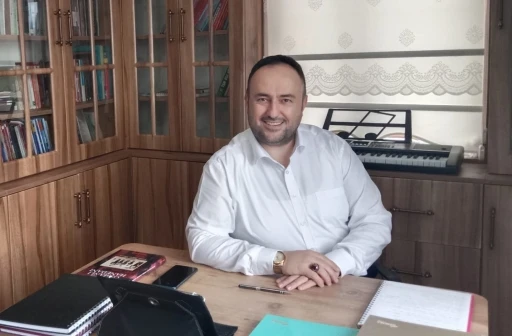 K&ouml;se&rsquo;den &ccedil;&ouml;p toplama saatlerine trafik eleştirisi
