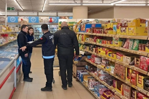 K&ouml;şk&rsquo;te zincir marketlere etiket ve son kullanma tarihi denetimi
