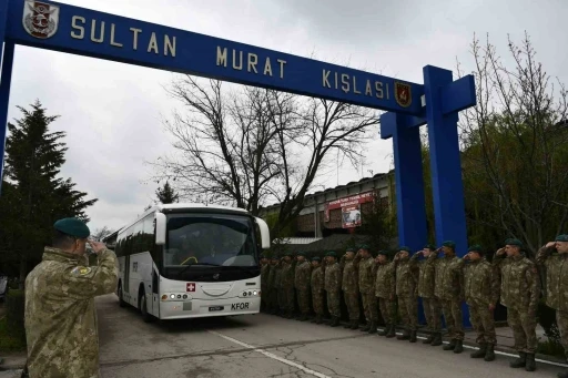 Kosova’dan dönen komandolar Çorlu’da karşılandı
