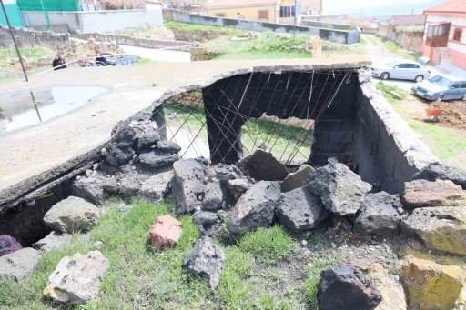 K&ouml;y fırının tavanı &ccedil;&ouml;kt&uuml;: 1 kişi hayatını kaybetti
