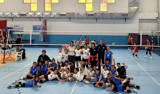 K&ouml;yceğiz Akademili miniklerden &ccedil;eyrek final sevinci
