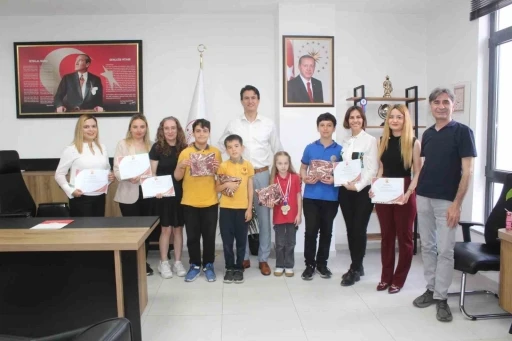 K&ouml;yceğiz&rsquo;de akıl ve zeka oyunlarında il birincileri &ouml;d&uuml;llendirildi