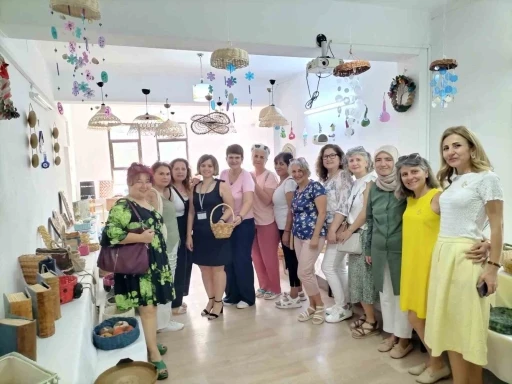 K&ouml;yceğiz&rsquo;de atık kağıtlar sanata d&ouml;n&uuml;şt&uuml;
