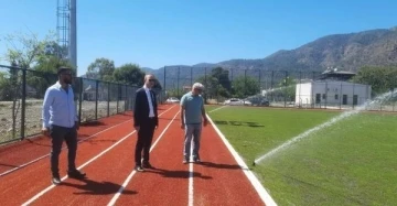 Köyceğiz’de çim yüzeyli futbol sahası yapımında sona yaklaşıldı
