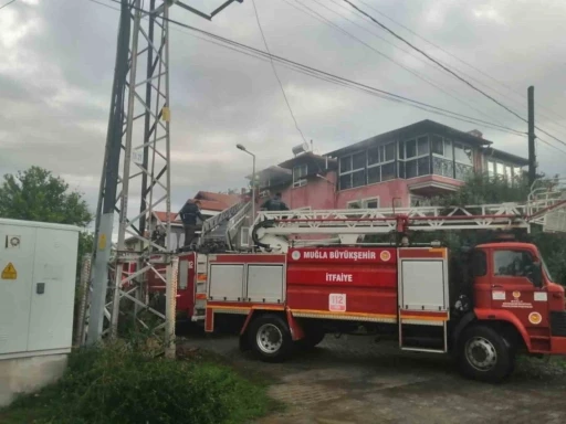 Köyceğiz’de çatı yangını korkuttu