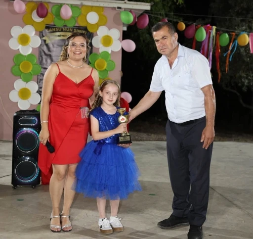 K&ouml;yceğiz&rsquo;de Muhtar Acar&rsquo;dan başarılı &ouml;ğrenciye &ouml;d&uuml;l
