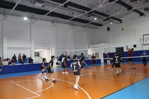 Köyceğiz’de öğretmenler arası voleybol turnuvası düzenlendi
