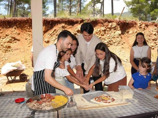 K&ouml;yceğiz'de &Ccedil;ocuklara "Bir Dilim Mutluluk" Projesi