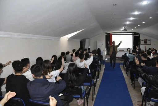 K&Ouml;YCEĞİZ&rsquo;DE &lsquo;SAĞLIKLI GEN&Ccedil;LİK&rsquo; SEMİNERİ