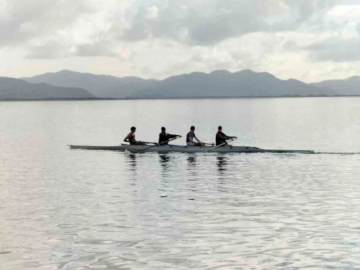 K&ouml;yceğiz&rsquo;de yarıyıl tatili k&uuml;rek okulu eğitimleri s&uuml;r&uuml;yor
