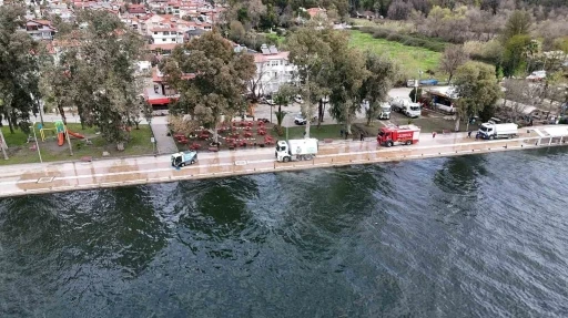 K&ouml;yceğiz g&ouml;l&uuml;nde sular &ccedil;ekildi, temizlik başladı
