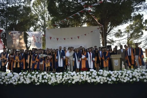 K&ouml;yceğiz Meslek Y&uuml;ksekokulu&rsquo;nda mezuniyet t&ouml;reni yapıldı
