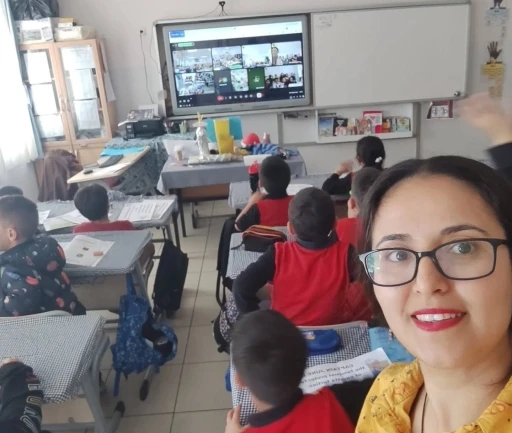 K&ouml;yceğiz Yangı İlkokulu &ouml;ğrencileri 10 &uuml;lkeyle iletişim kurdu
