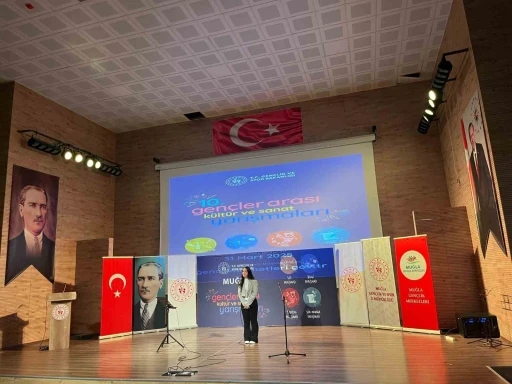 SILA EREN, ŞİİR OKUMA YARIŞMASINDA İL BİRİNCİSİ OLDU