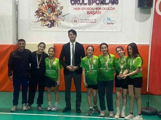 K&ouml;yceğizli &ouml;ğrenciler Futsal&rsquo;da İl ikincisi oldu
