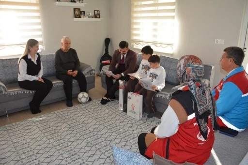 K&ouml;yceğizli şehit &ccedil;ocuklarını, Bakan G&ouml;ktaş unutmadı
