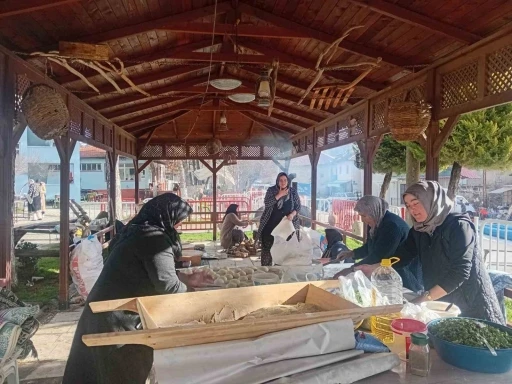 K&ouml;yde dikiş nakış kursu yararına sergi d&uuml;zenlendi
