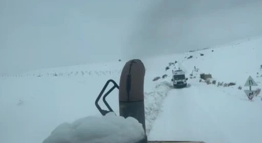 K&ouml;yde mahsur kalan hasta i&ccedil;in ekipler seferber oldu
