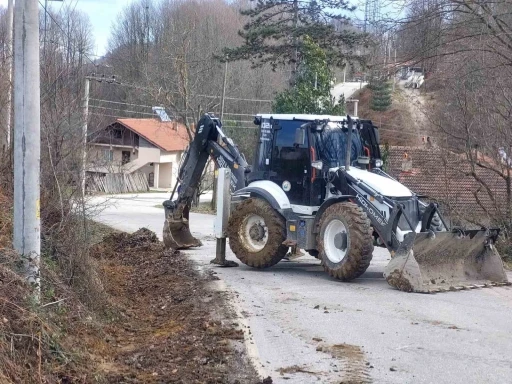 K&ouml;ylerde alt yapı ve drenaj &ccedil;alışmaları s&uuml;r&uuml;yor
