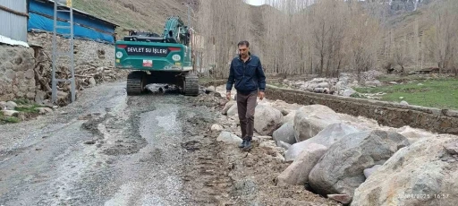 Köylülerin imdadına DSİ ve belediye yetişti
