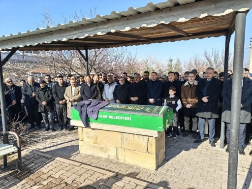 Koyun otlatma meselesinden &ouml;ld&uuml;r&uuml;len adam toprağa verildi
