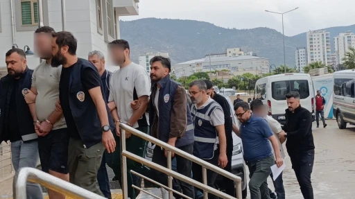 Kozan&rsquo;da 5 cinayet ş&uuml;phelisi adliyeye sevk edildi
