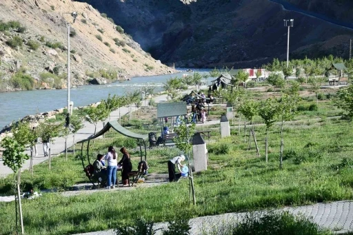 Kozluk’ta mesire alanı açıldı
