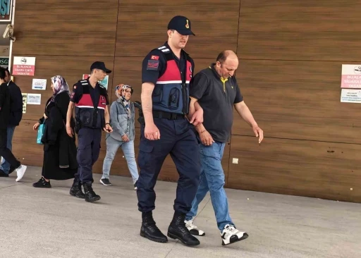 Kredi kartı &ccedil;alıp harcama yapan ş&uuml;pheliler yakalandı

