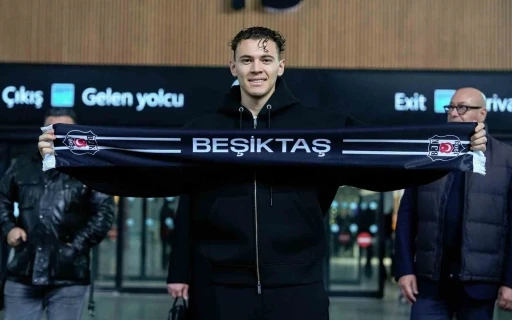 Kristjan Asllani, Beşiktaş&rsquo;ın 195. yabancı futbolcusu oldu
