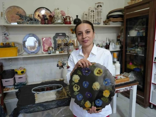 K&uuml;&ccedil;&uuml;k bir odada hayal ile başladı, epoksi re&ccedil;inesi mesleği oldu
