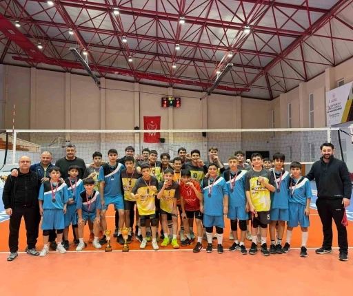 K&uuml;&ccedil;&uuml;k Erkekler Voleybol S&uuml;per Ligi ma&ccedil;ları tamamlandı
