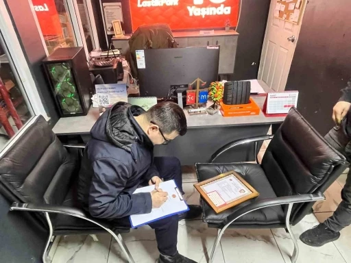 K&uuml;&ccedil;&uuml;k Sanayi Sitesi&rsquo;nde 9 işyerinin ruhsatsız olduğu anlaşıldı
