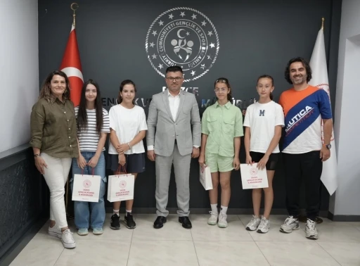 Küçük tenisçilerden büyük başarı
