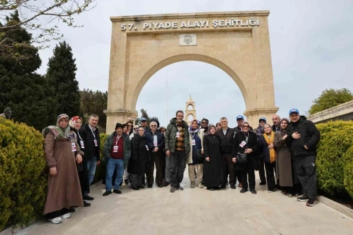 K&uuml;&ccedil;&uuml;k&ccedil;ekmece Belediyesi emekli &ccedil;iftleri &Ccedil;anakkale&rsquo;ye g&ouml;t&uuml;rd&uuml;
