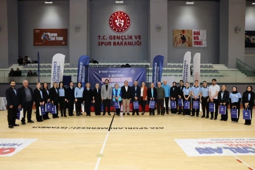 K&uuml;&ccedil;&uuml;k&ccedil;ekmece&rsquo;de 2. Geleneksel A&ccedil;ık Masa Tenisi Turnuvası&rsquo;nda 285 sporcu yarıştı
